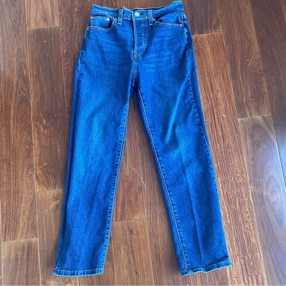 Levi’s wedgie straight high rise cropped Jean size 28 dark wash in waterless